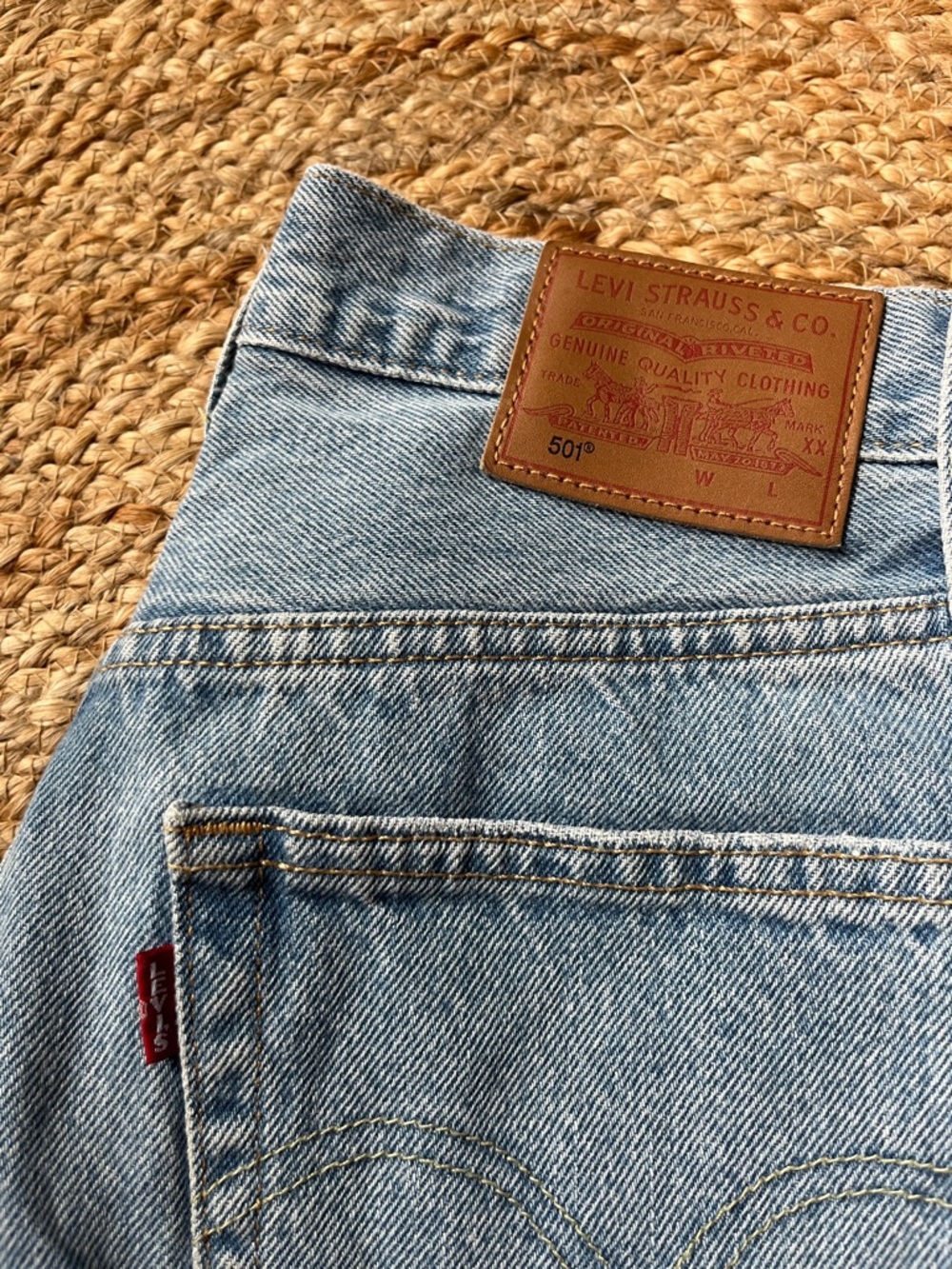 Levi's 501 Premium Medium Worn in Wash “original fit” Straight Leg Jeans - Picture 2 of 7